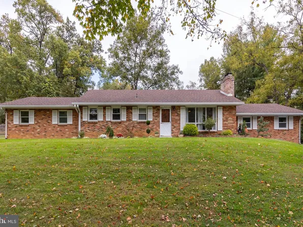 411 Rest Church Rd, Winchester, VA 22603