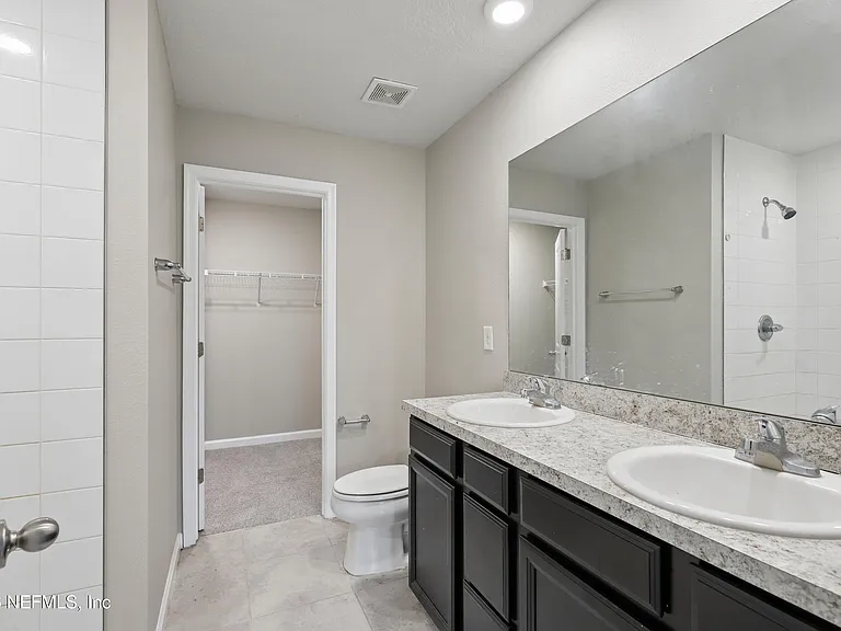 5988 Creekside Crossing Dr — Photo 16