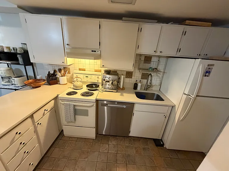 1439 Swann St NW #A — Photo 13