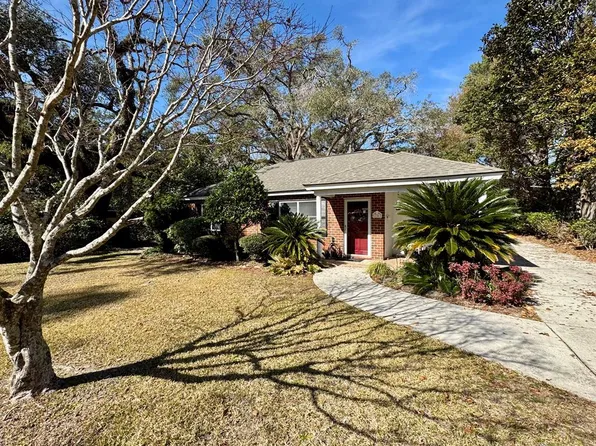 706 Azalea Cir, Valdosta, GA 31602