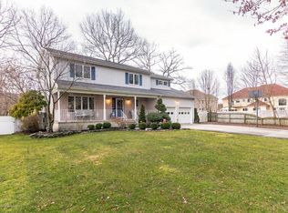 1026 Twin Oaks Dr, Toms River, NJ 08753