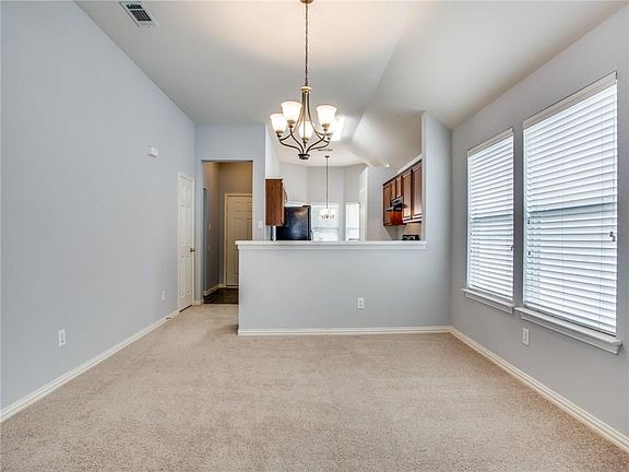 3rd image of 1222 Oakcrest Dr