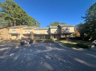 1202 Huntsman Ct, Fayetteville, NC 28303