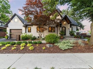 535 Locust St, Burlington, ON L7S 1V4