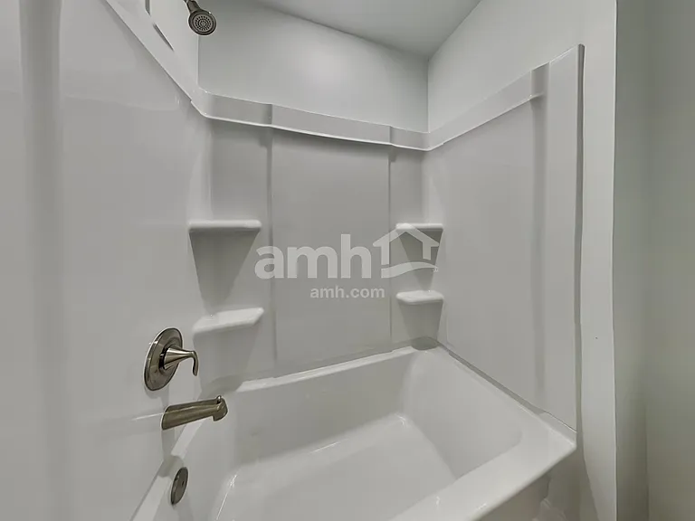 314 Golucke Way — Photo 17