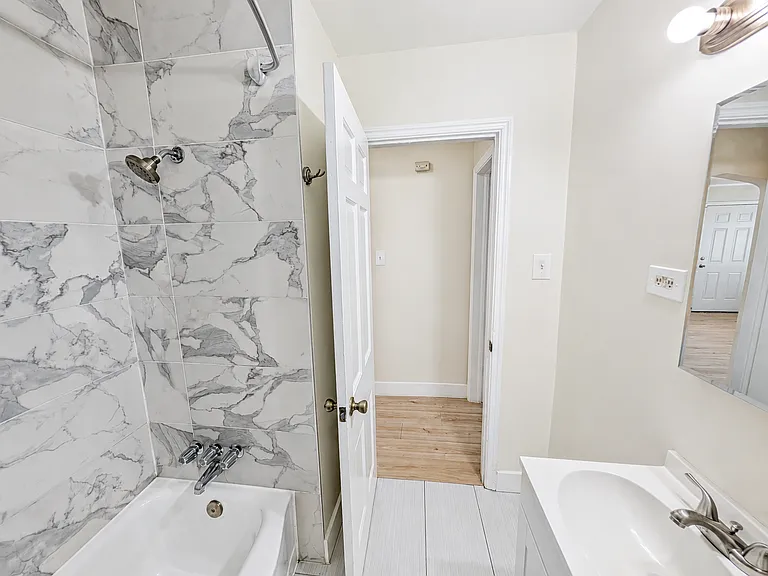 2218 N Newport St — Photo 11