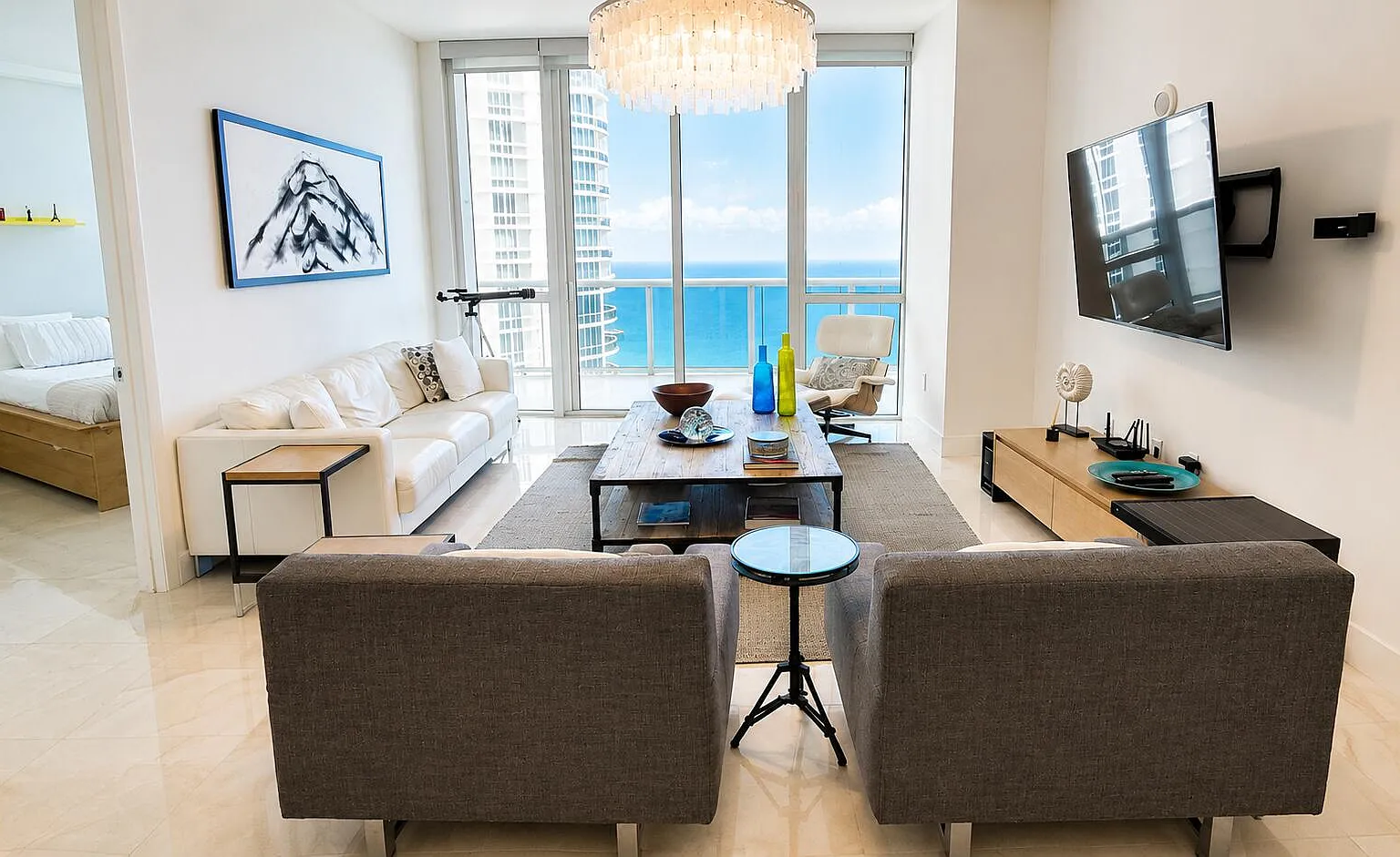 2 bed, 3.0 bath, 1962 sqft, $14,000 — Photo 3