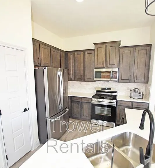 8650 Fortuna Ct — Photo 44