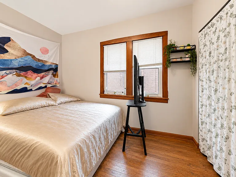 1037 N Honore St #2F — Photo 12