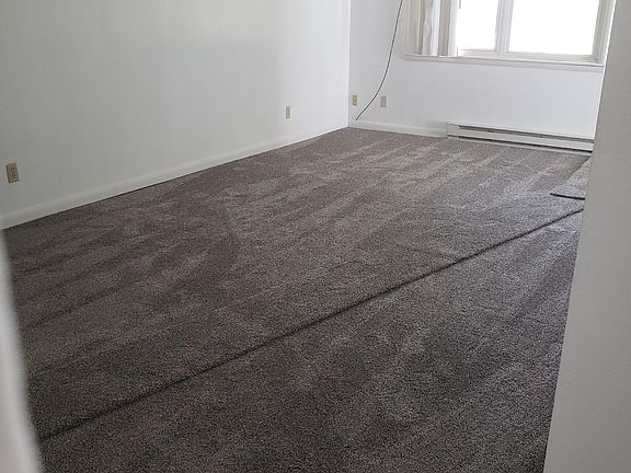 3rd image of 3891 Victoria Ct