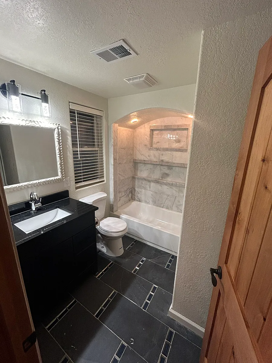 Building Photo - 1818 N Humboldt Ave #20