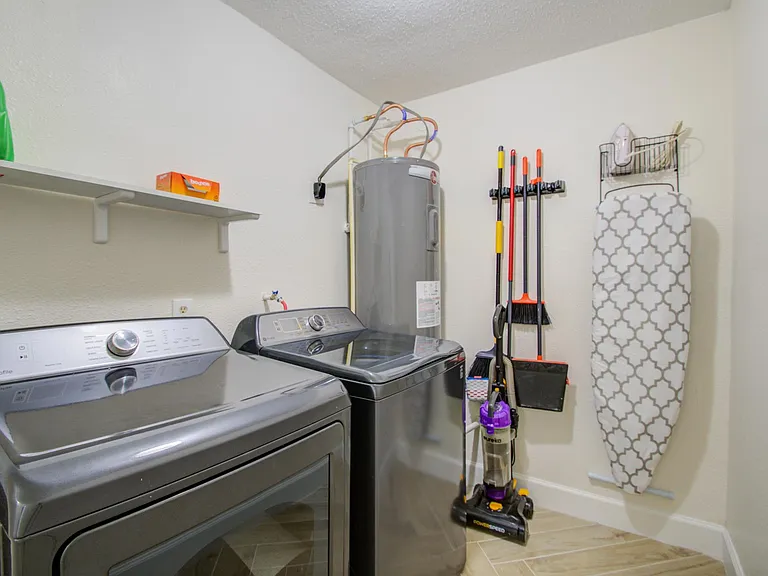 16906 Barcelona Dr — Photo 10