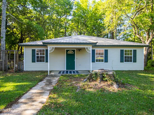 3117 Grouper Rd, Gautier, MS 39553