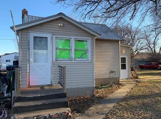 613 Pleasant St, Harvey, ND 58341