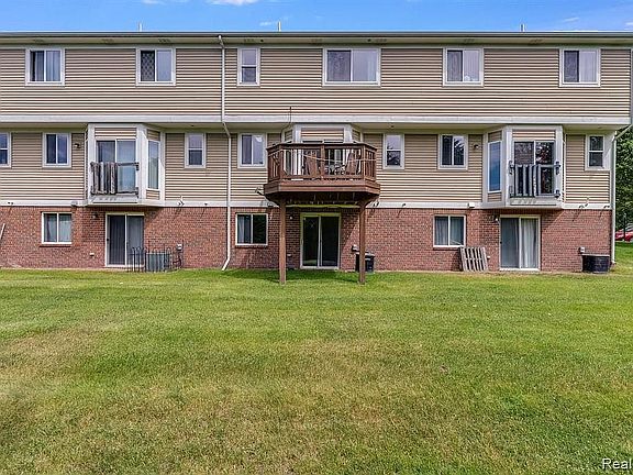 2nd image of 4920 Green Ct