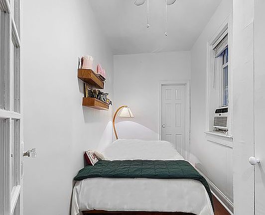 4th image of 218 E 82nd St APT 1FW