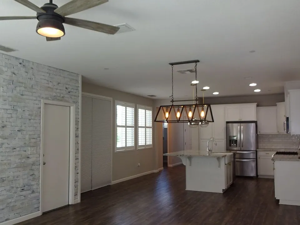 1702 Brodea Ln