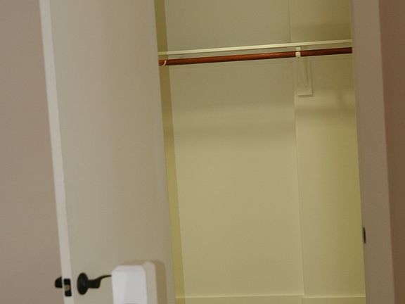 5th image of 140 N Vermont Ave APT B