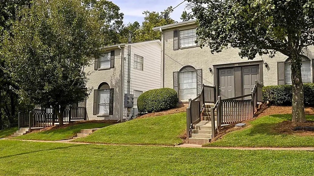 Lanier Townhomes — Photo 1