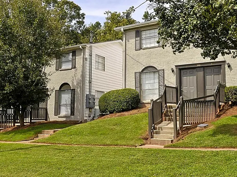 Lanier Townhomes — Photo 1