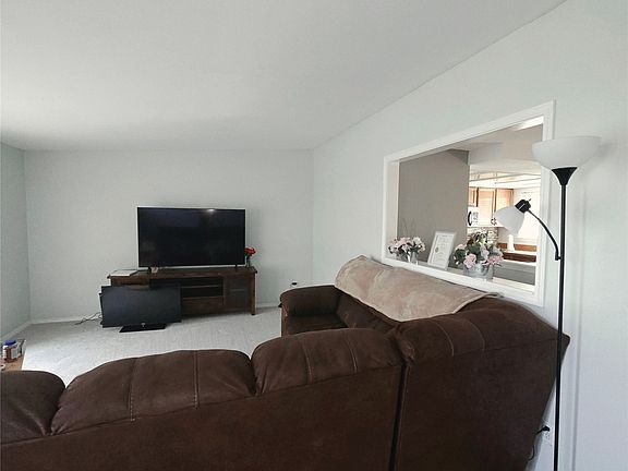 4th image of 1295 Otter Rd