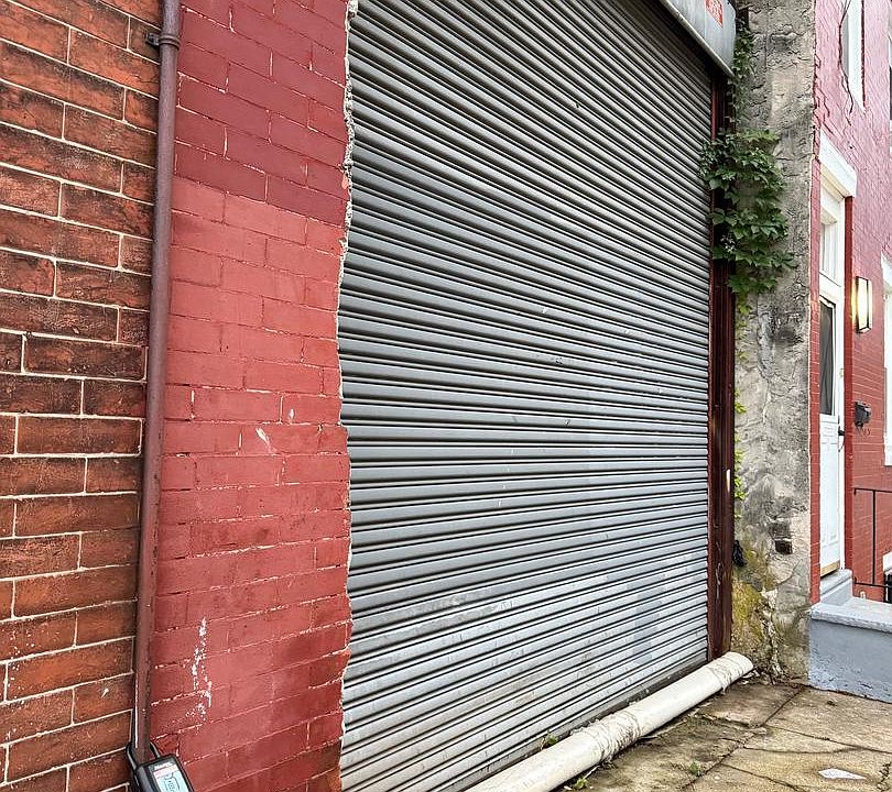 2nd image of 3810 Mount Vernon St