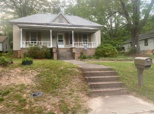 126 Downs St, Laurens, SC 29360