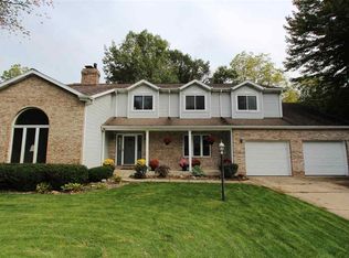 60890 Whispering Hills Dr, South Bend, IN 46614
