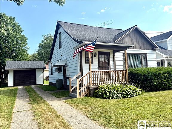 2nd image of 32 Willowbrook Ave
