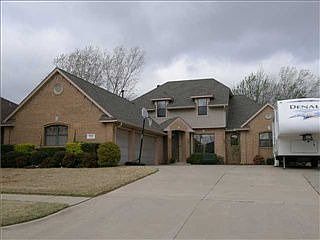 1st image of 716 Villa Ave