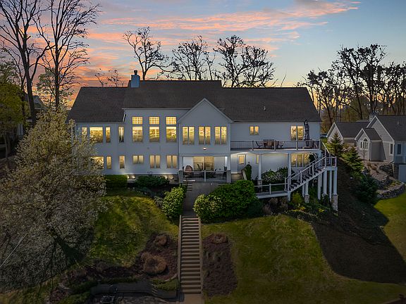 4th image of 689 Treasure Island Dr