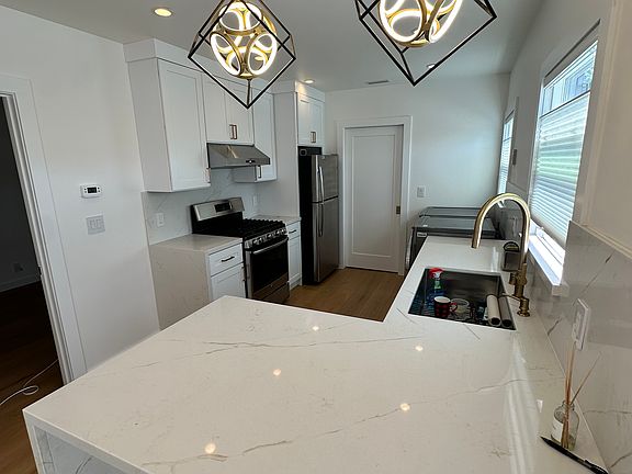 2nd image of 718 Ripley Ave