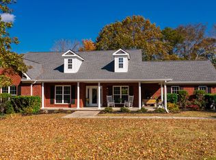 1253 White Rd, Bon Aqua, TN 37025