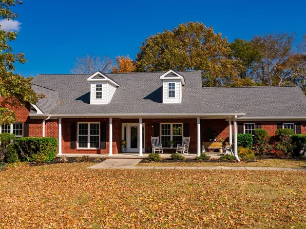 1253 White Rd, Bon Aqua, TN 37025