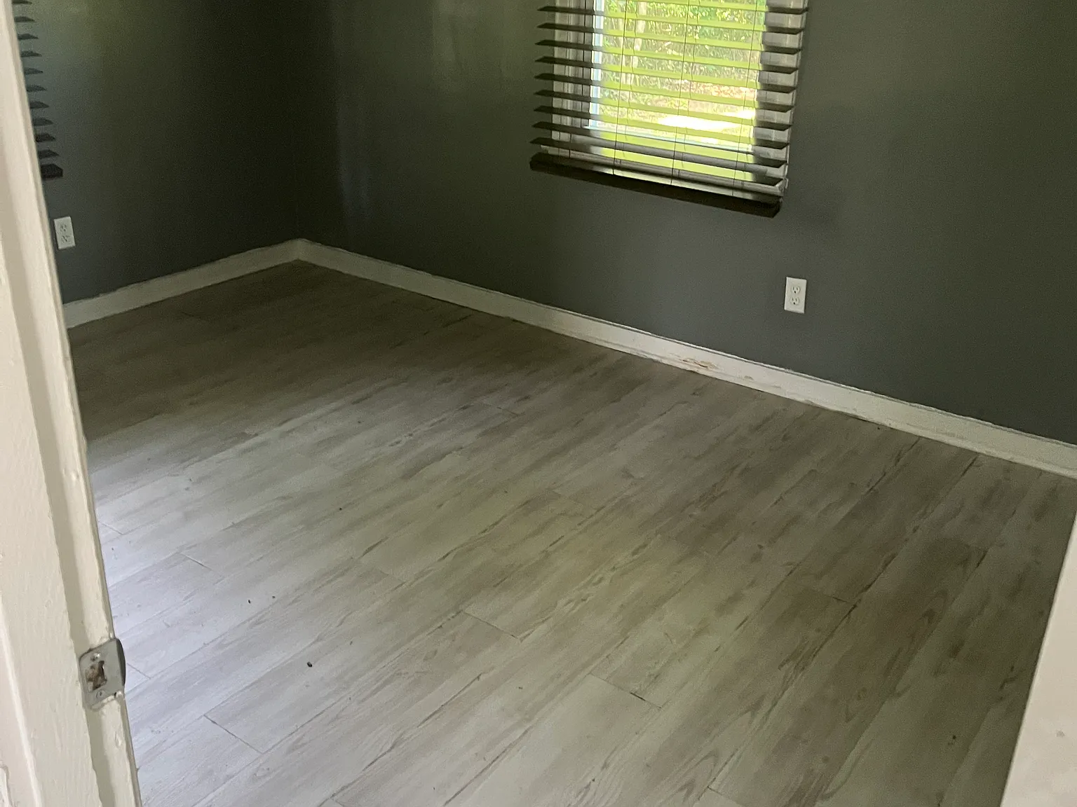 3 bed, 770 sqft, $875 — Photo 3