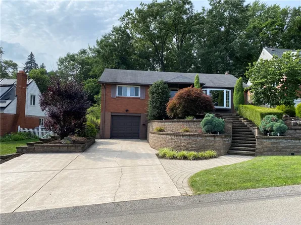 24 Barton Dr, Pittsburgh, PA 15221