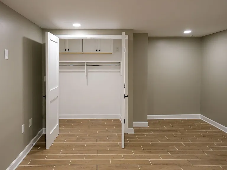 27 Swanson Ct — Photo 10