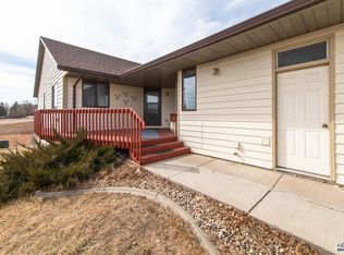 321 Fox Run Dr, Rapid City, SD 57701
