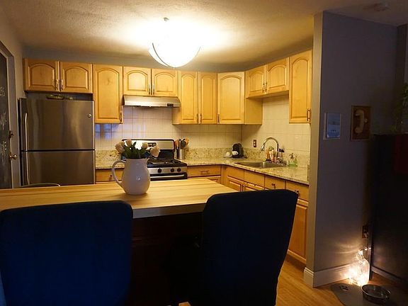 2nd image of 141 Willard St APT 10