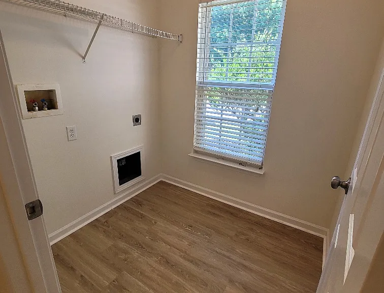 328 Highgate Cir — Photo 13