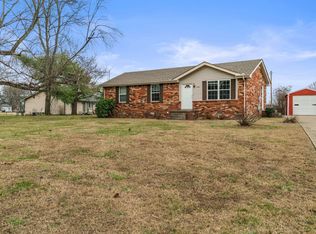 1504 Orleans Ct E, Gallatin, TN 37066