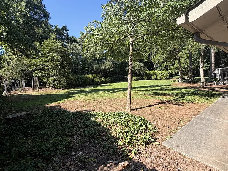 1359 Epping Forest Dr — Photo 2