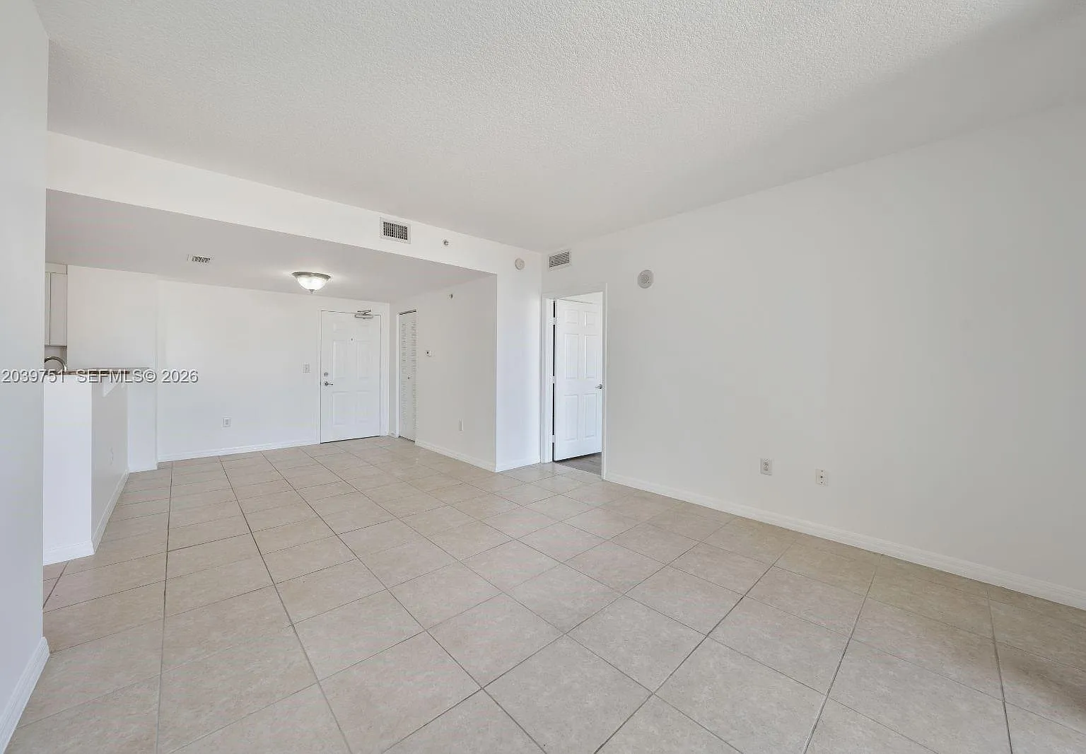 Lejeune Plaza Condo — Photo 4