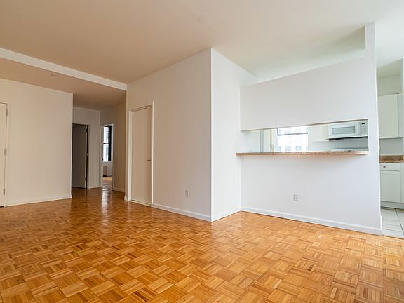 3rd image of 15 Park Row APT 12L