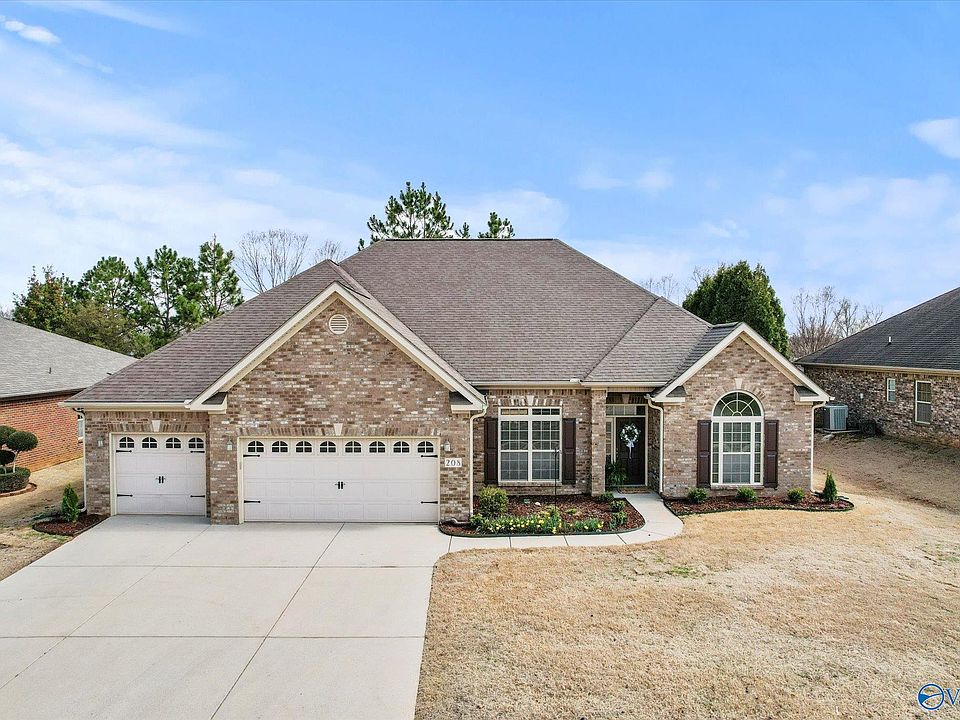 1st image of 208 N Mossy Creek Cir NW