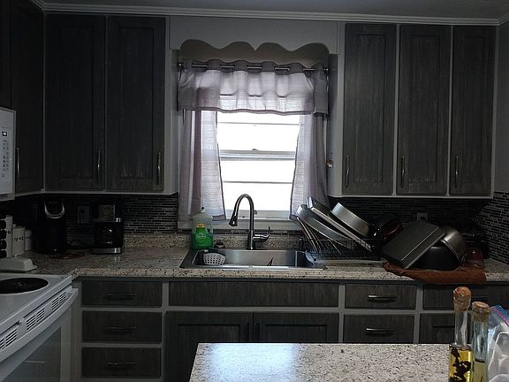 Right side of kitchen