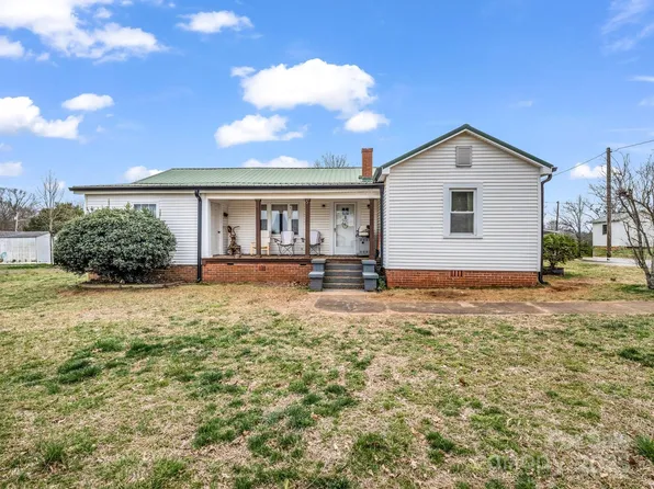 127 Walker St, Forest City, NC 28043
