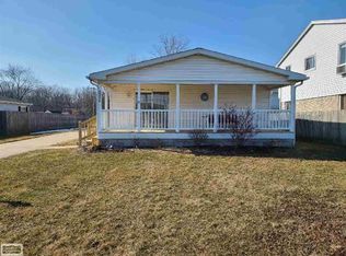 45975 Jefferson Ave, Chesterfield, MI
