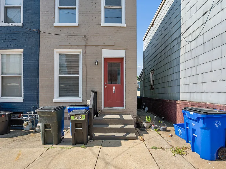 142 E South St #1 — Photo 11