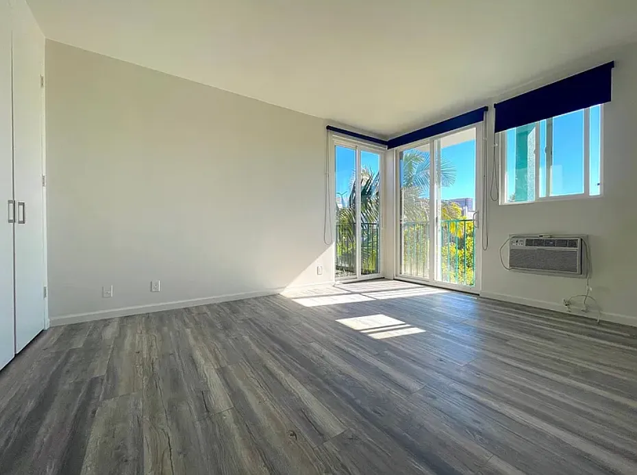 3 bed, 1650 sqft, $4,995 — Photo 2
